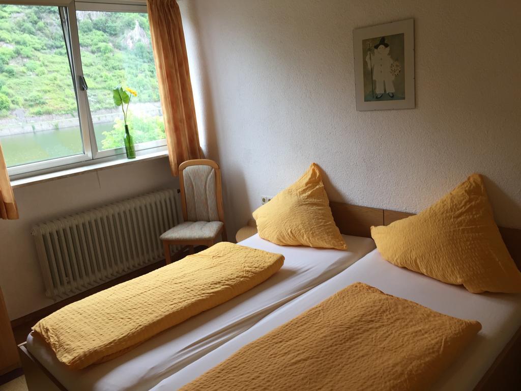 Pension Cafe-Braun Löf Exteriör bild